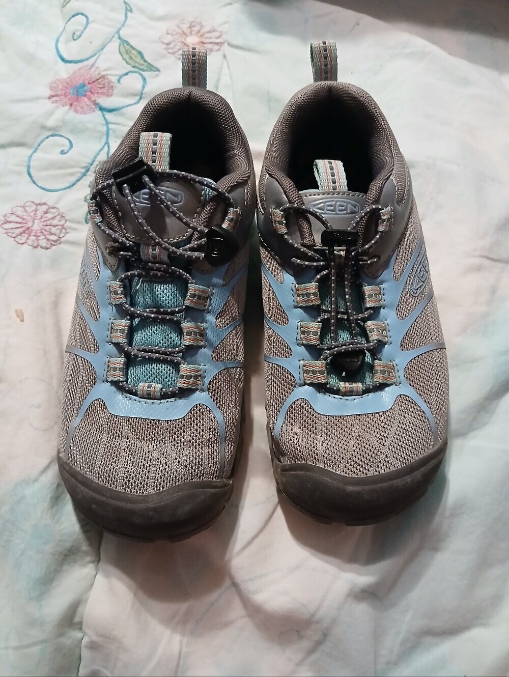 Keen Girls Athletic Shoes Size 2